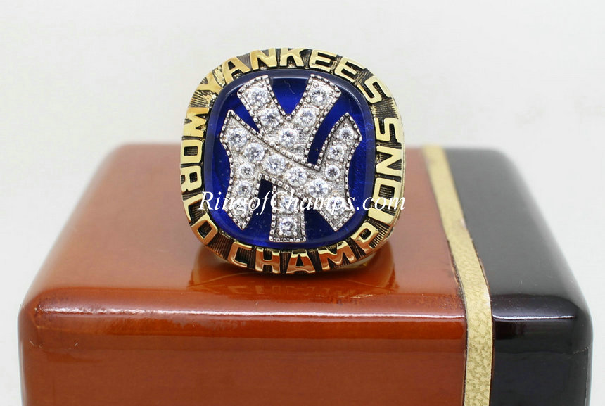 1977 New York Yankees World Series Championship Ring - 1977 New York Yankees World Series Ring